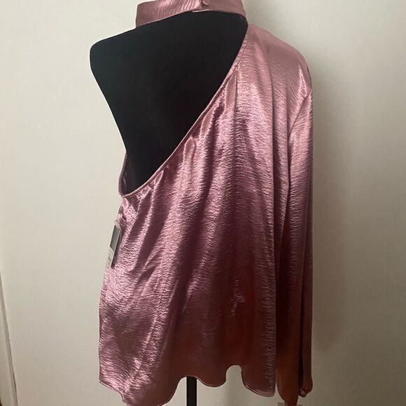 Women’s one sleeve blouse  - Picture 3 of 3